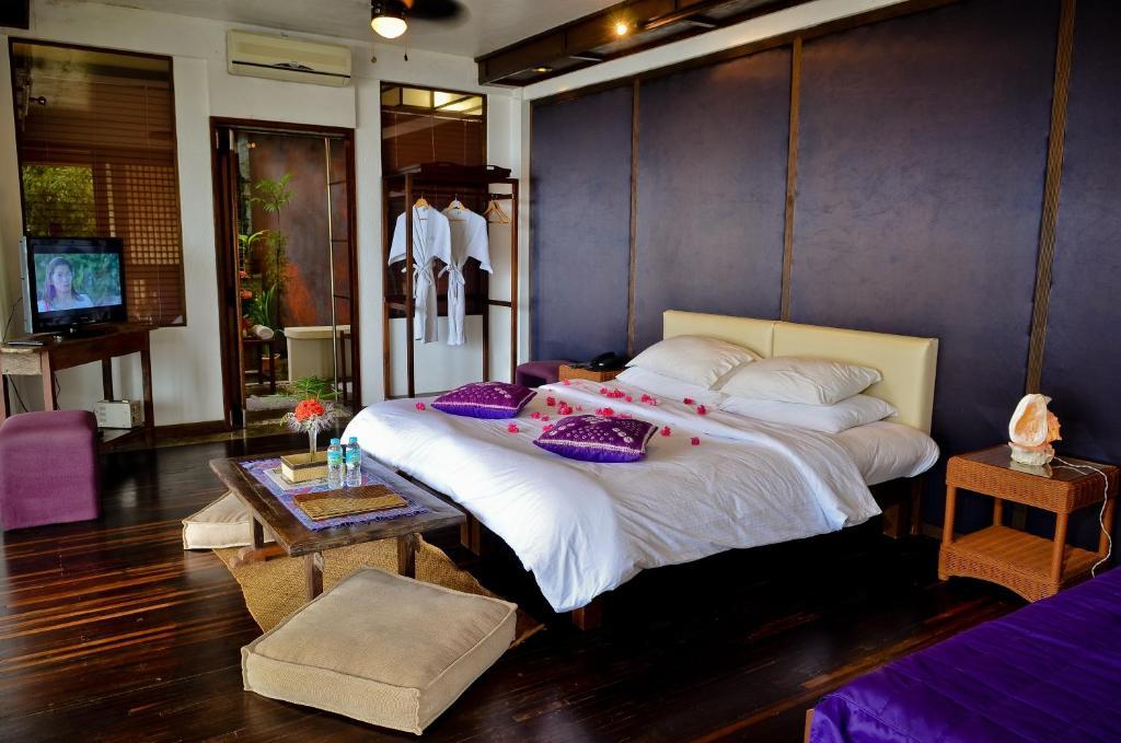 Punta Bulata White Beach Resort & Spa Cauayan  Bagian luar foto